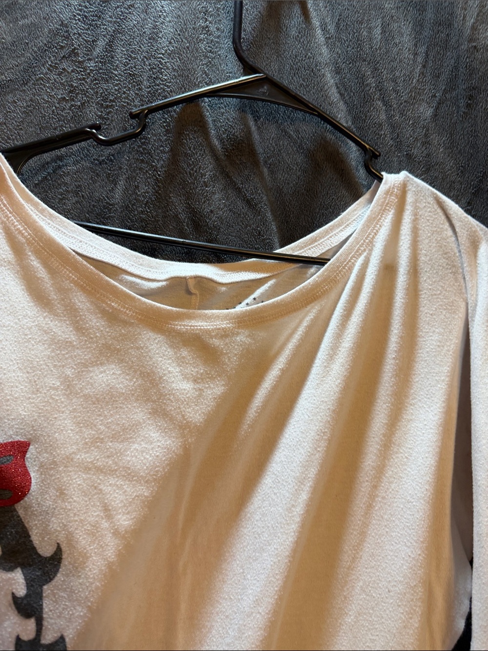 Universal Studios White womans Betty Boop long sleeved T Shirt with red bow - Picture 3 of 3